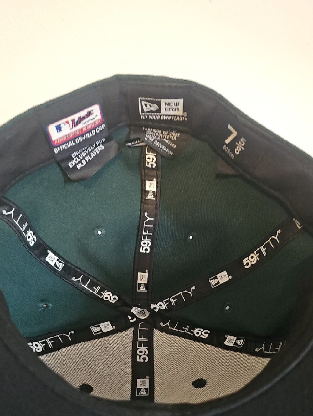 New Era 59FIFTY Dark Green and Black Fitted Cap - Picture 2 of 3